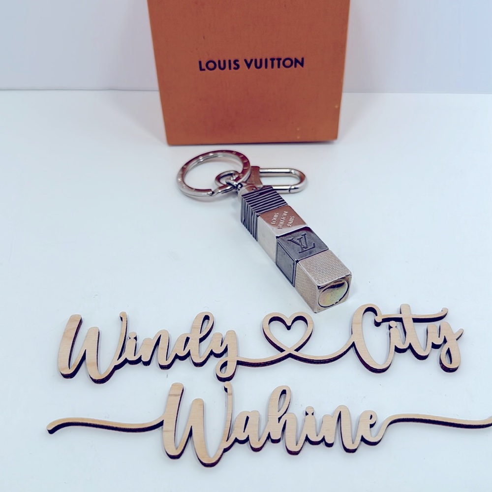 Authenticated Louis Vuitton Porte Cles Cube Key Holder